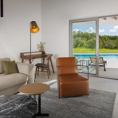 Brioli By Interhome